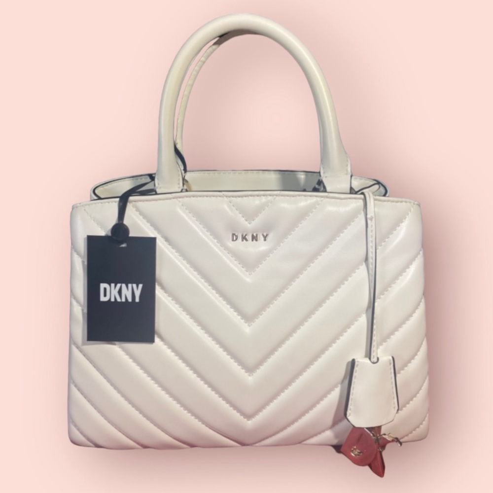𝐃𝐊𝐍𝐘 Quilted Satchel